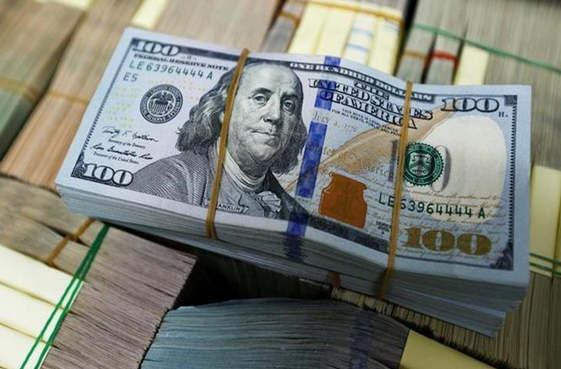 عاجل.. إنخفاض مفاجئ في سعر الدولار في آخر التعاملات اليوم الخميس 26-5-2022